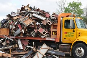 Вывоз металлолома в СПб: как сдать старое железо правильно и выгодно